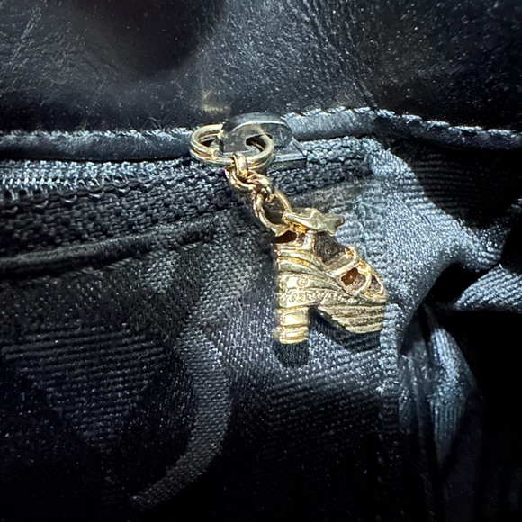 Vintage Salvatore Ferragamo Black Leather Bag – Gold Shoe hardware– 80s/90s - Picture 14 of 14